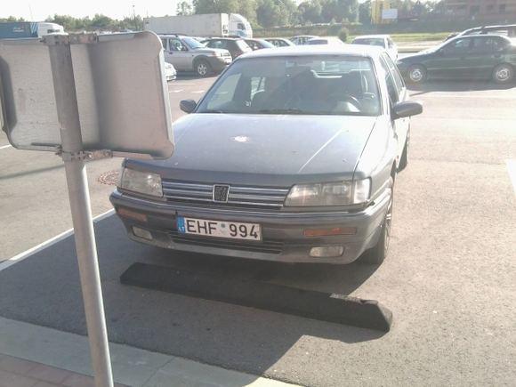 15min.lt skaitytojo nuotr./&bdquo;Neįgalus&ldquo; &bdquo;Peugeot 605&ldquo;
