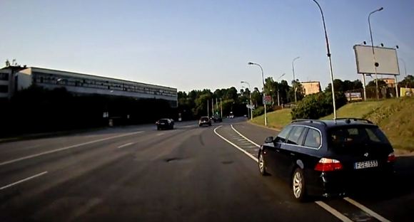 BMW ištisinės linijos negalioja