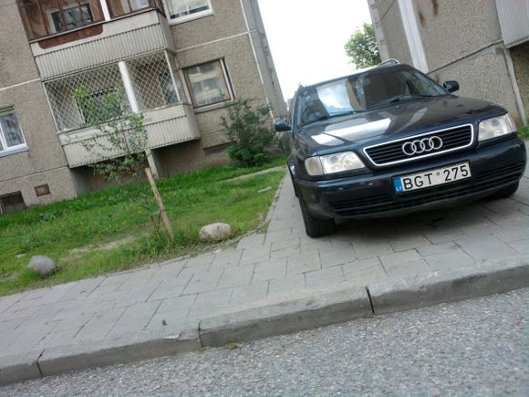15min.lt skaitytojo nuotr./Etatinis pažeidėjas su &bdquo;Audi A6&ldquo;