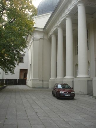 Prie Katedros atsidūręs „VW Golf“
