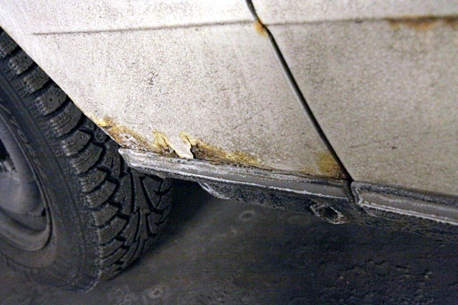 Surūdijusi automobilio detalė