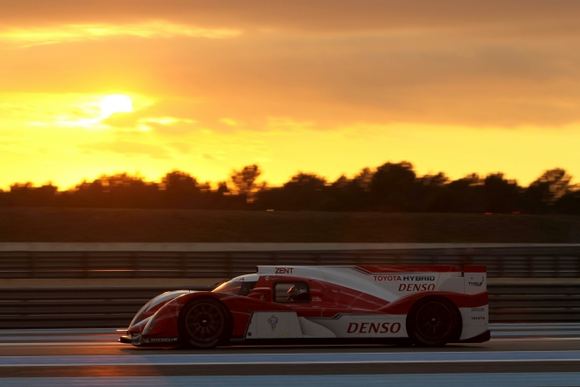 „Toyota TS030“ lenktyninis automobilis