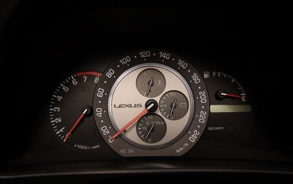 „Lexus IS200“ prietaisų skydelis