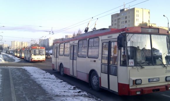 Ketvirtadienį dėl kontaktinio tinklo avarijos Vilniuje nevažiavo 11, 16 ir 19 maršrutų troleibusai, gyventojai patyrė daugybę nemalonumų. 
