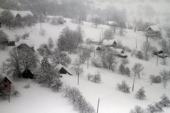 Užsnigtas kaimas Bosnijoje ir Hercegovinoje