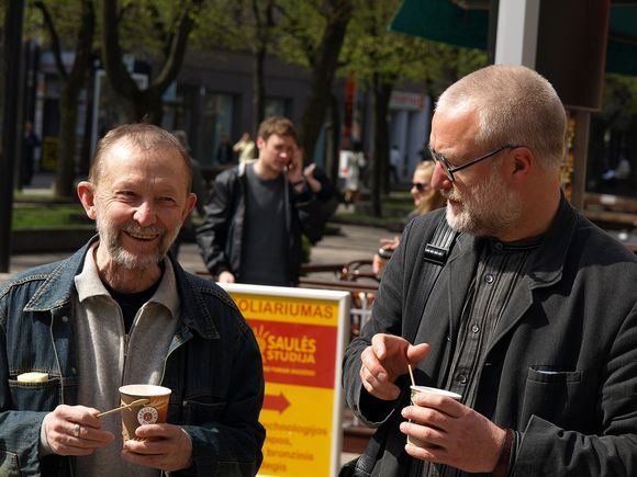J.Gimberis ir A.Karalius (d.) į rimtas Kauno problemas žiūri pro humoro prizmę. 