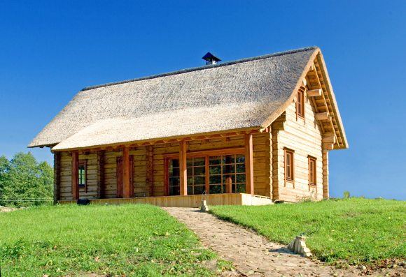 Išnuomojant sodybą derėtų su nuomininku sudaryti sutartį.