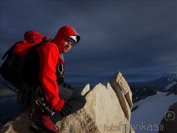 M.M. alpinistų nuotr./Gedas ant Guillaumet viršūnės