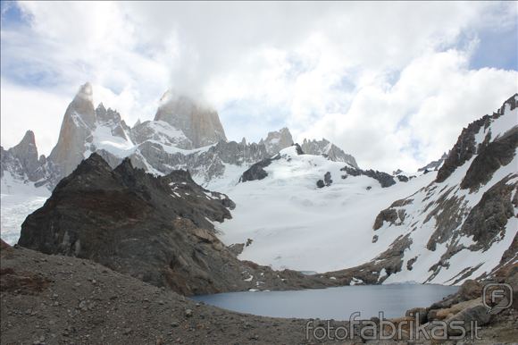 MM alpinistų nuotr./Aguja Poincenot ir Fitz Roy iš stovyklos
