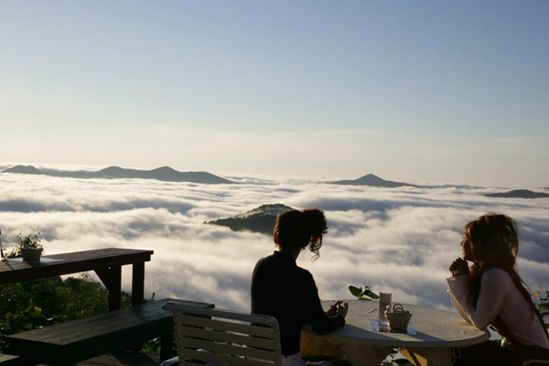 Tomamu.jp nuotr./Vaizdas vira debesų  taip Japonija vilioja turistus į Tomamu vietovę