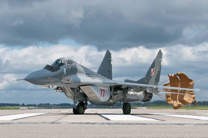 Lenkų naikintuvai saugo Baltijos šalių oro erdvę