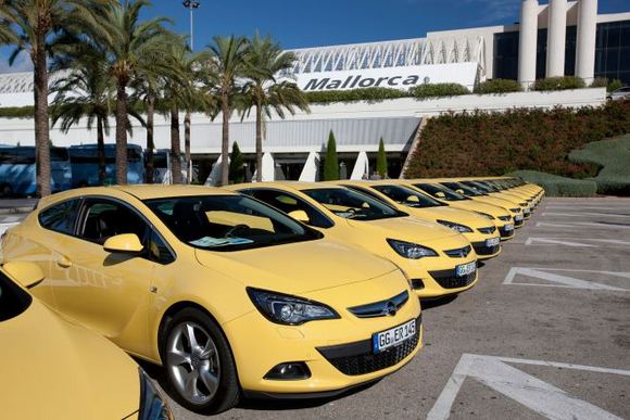 „Opel Astra GTC“ bandomieji važiavimai Maljorkoje